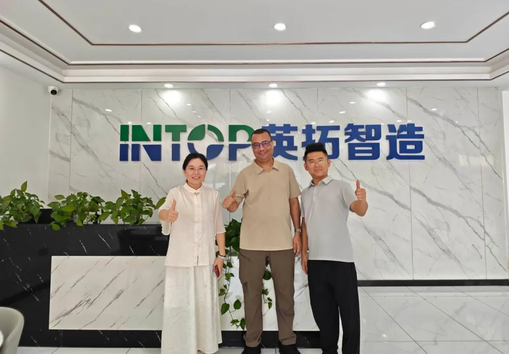 모로코 고객이 요구르트 생산 라인을 검사하기 위해 Intop Machinery를 방문합니다.